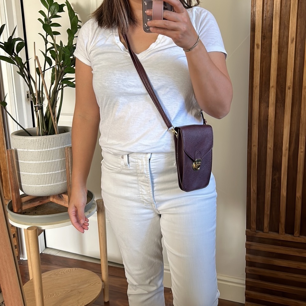 No brand maroon phone‎ case and cross body bag. OS
